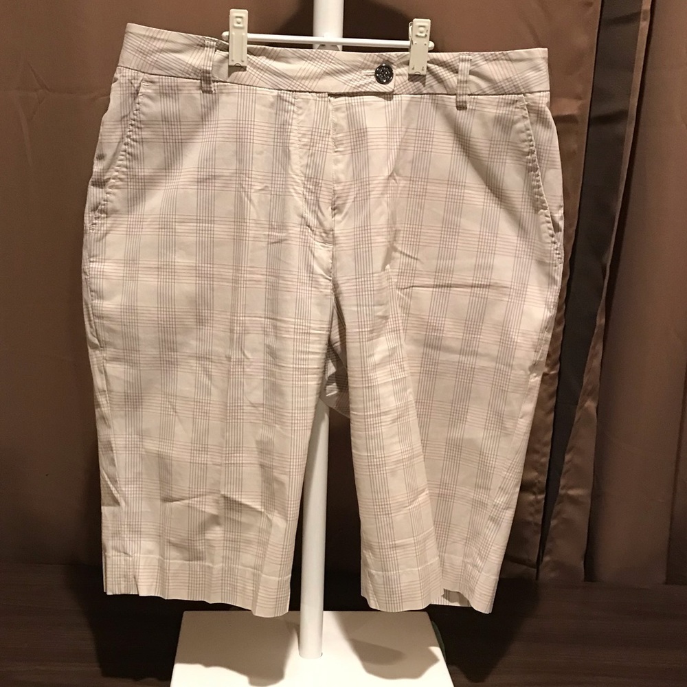 Bugatchi Women size 10 Bermuda shorts